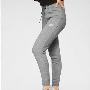 Nike NSW pant tight (NWT)